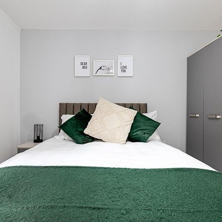 Cosy Modern Apt In Heart Of Stockport - Sleeps 4 Apartamento Exterior foto