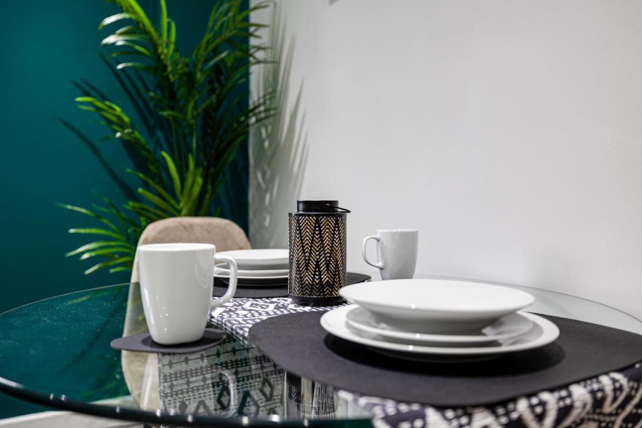 Cosy Modern Apt In Heart Of Stockport - Sleeps 4 Apartamento Exterior foto